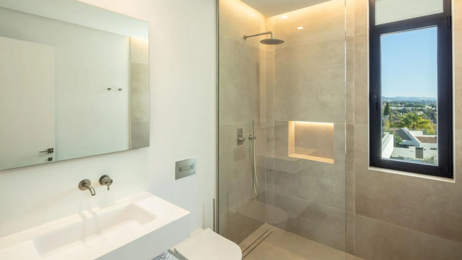 Vacation Marbella I Villa Almost Heaven, New Built Villa, Rooftop Jacuzzi, Infinity Heated Pool Hiszpania